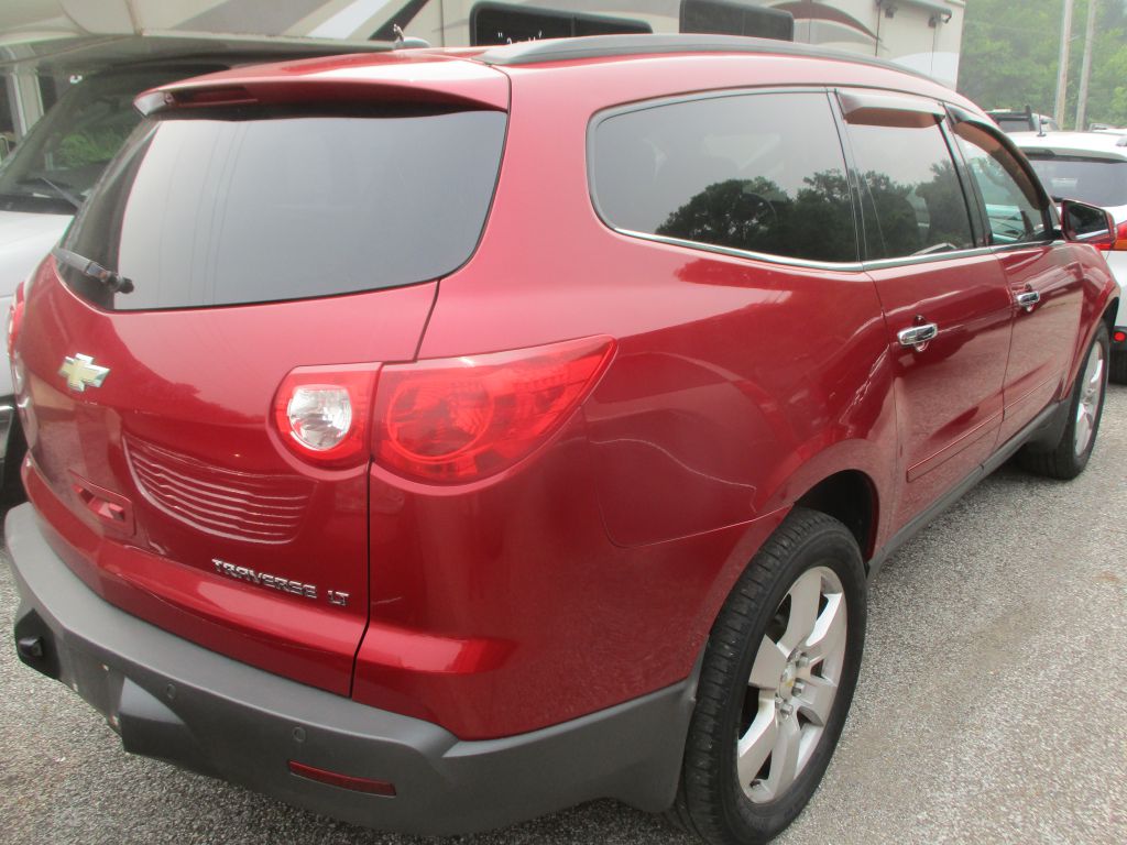 Photo 4 of this CHEVROLET TRAVERSE