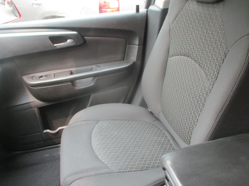 Photo 12 of this CHEVROLET TRAVERSE
