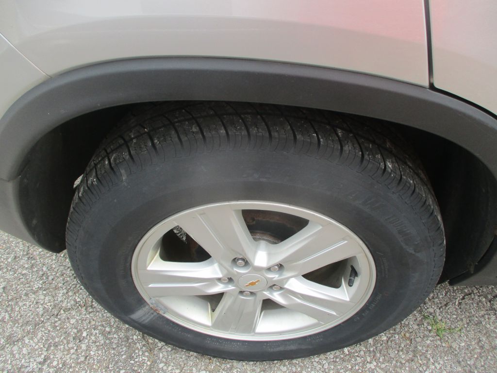 Photo 3 of this CHEVROLET TRAX
