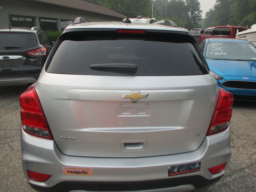 Photo 4 of this CHEVROLET TRAX