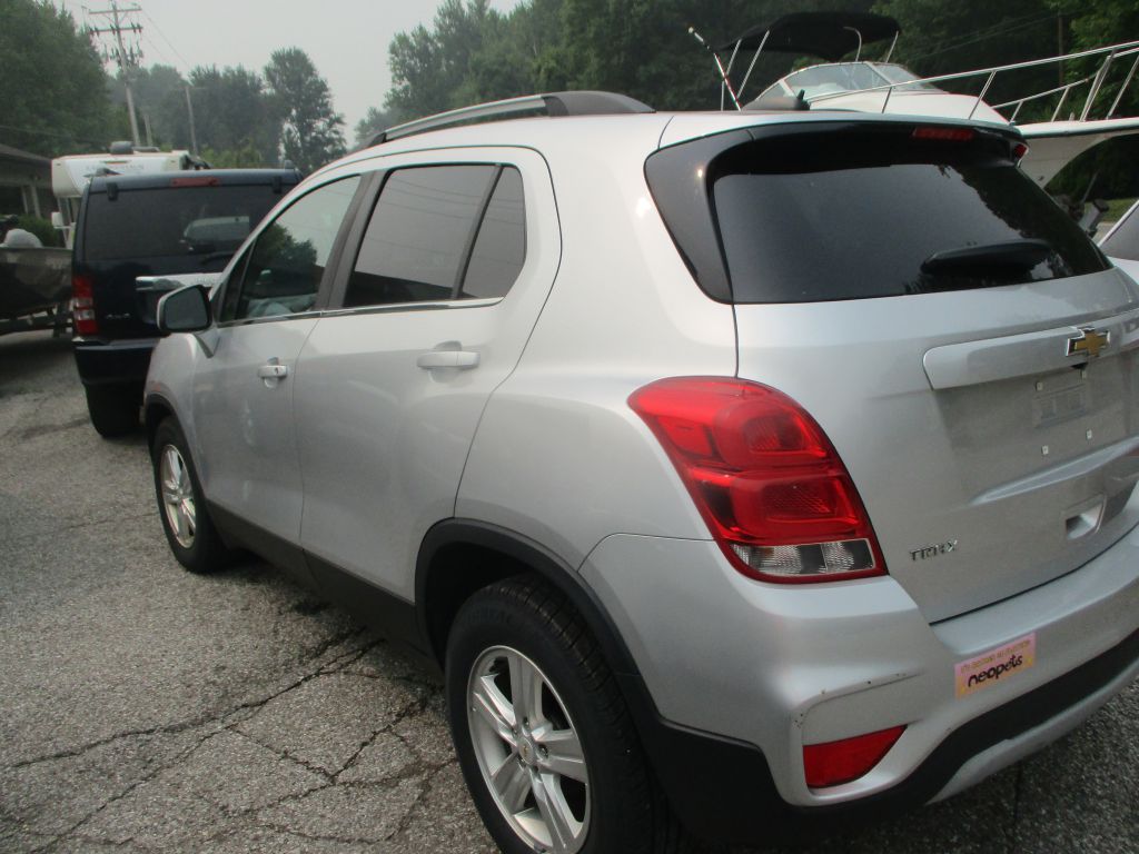 Photo 6 of this CHEVROLET TRAX