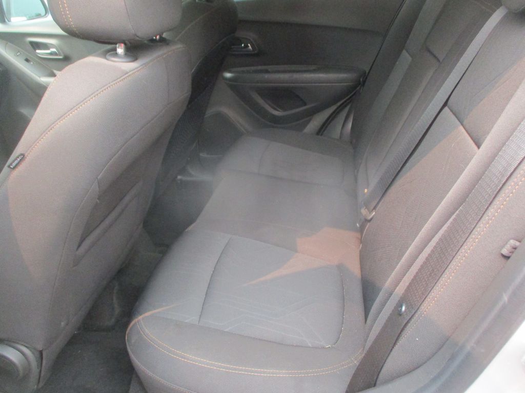 Photo 7 of this CHEVROLET TRAX