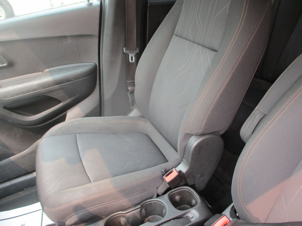 Photo 12 of this CHEVROLET TRAX