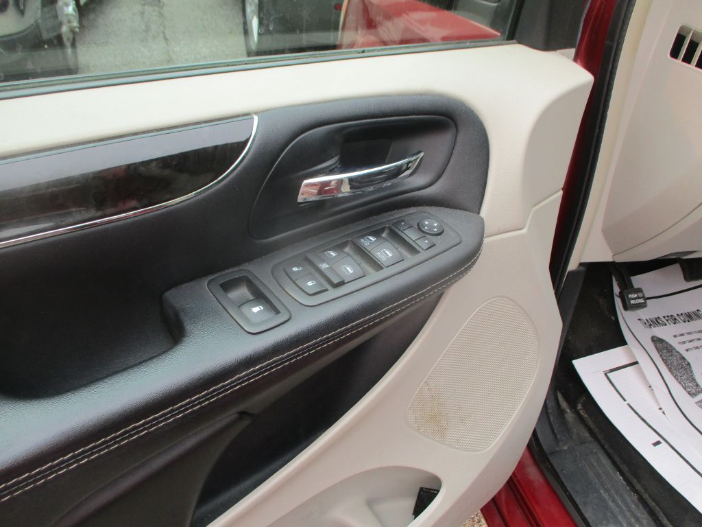 CHRYSLER TOWN & COUNTRY 2013 CHRYSLER TOWN & COUNTRY 2C4RC1BG6DR775722