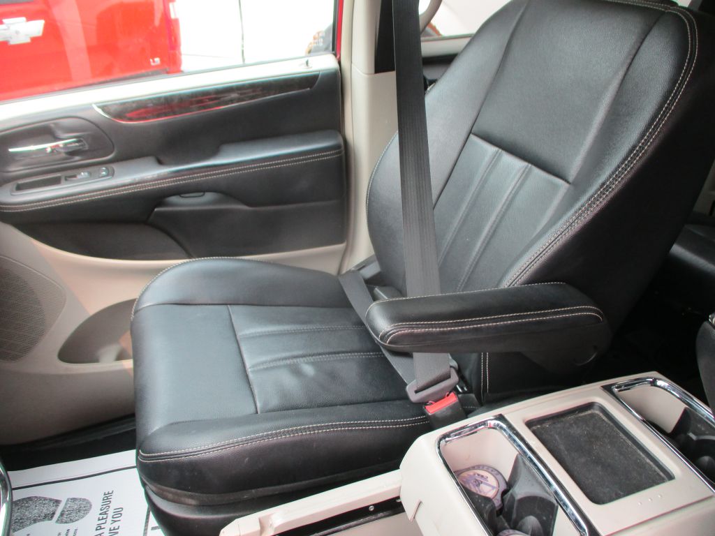 CHRYSLER TOWN & COUNTRY 2013 CHRYSLER TOWN & COUNTRY 2C4RC1BG6DR775722