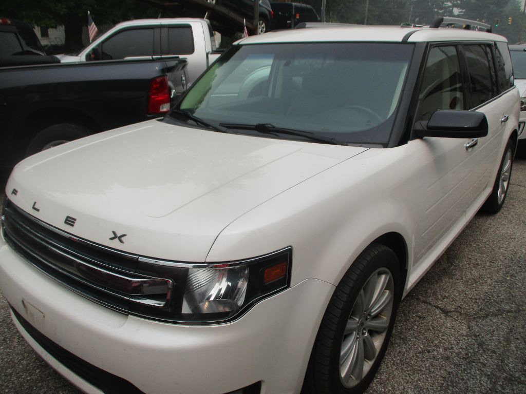 Photo 2 of this FORD FLEX