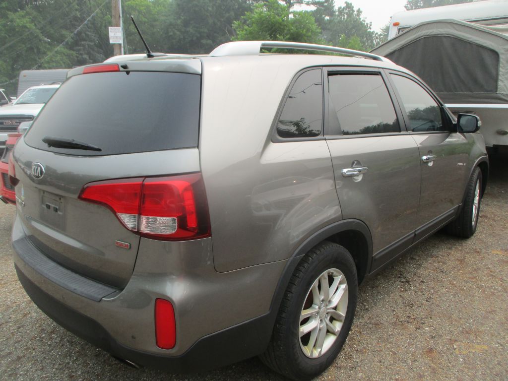 Photo 3 of this KIA SORENTO