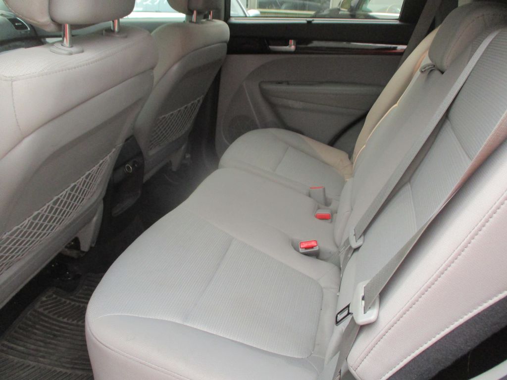 Photo 5 of this KIA SORENTO