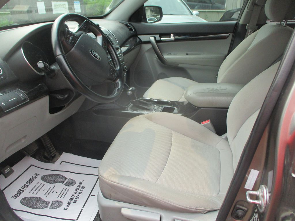 Photo 8 of this KIA SORENTO