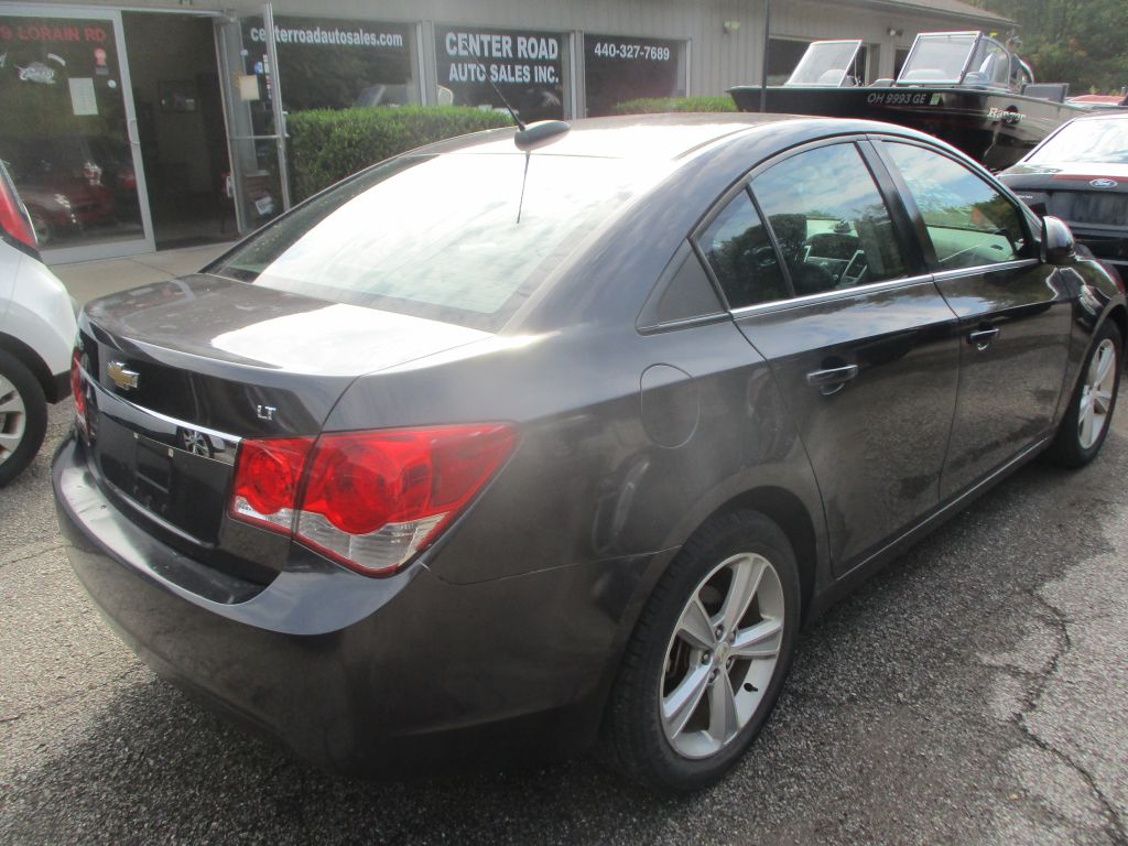 Photo 4 of this CHEVROLET CRUZE