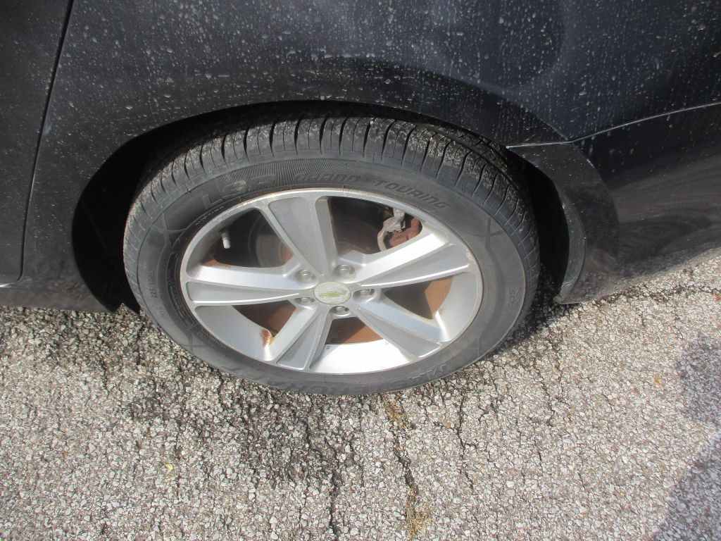 Photo 6 of this CHEVROLET CRUZE