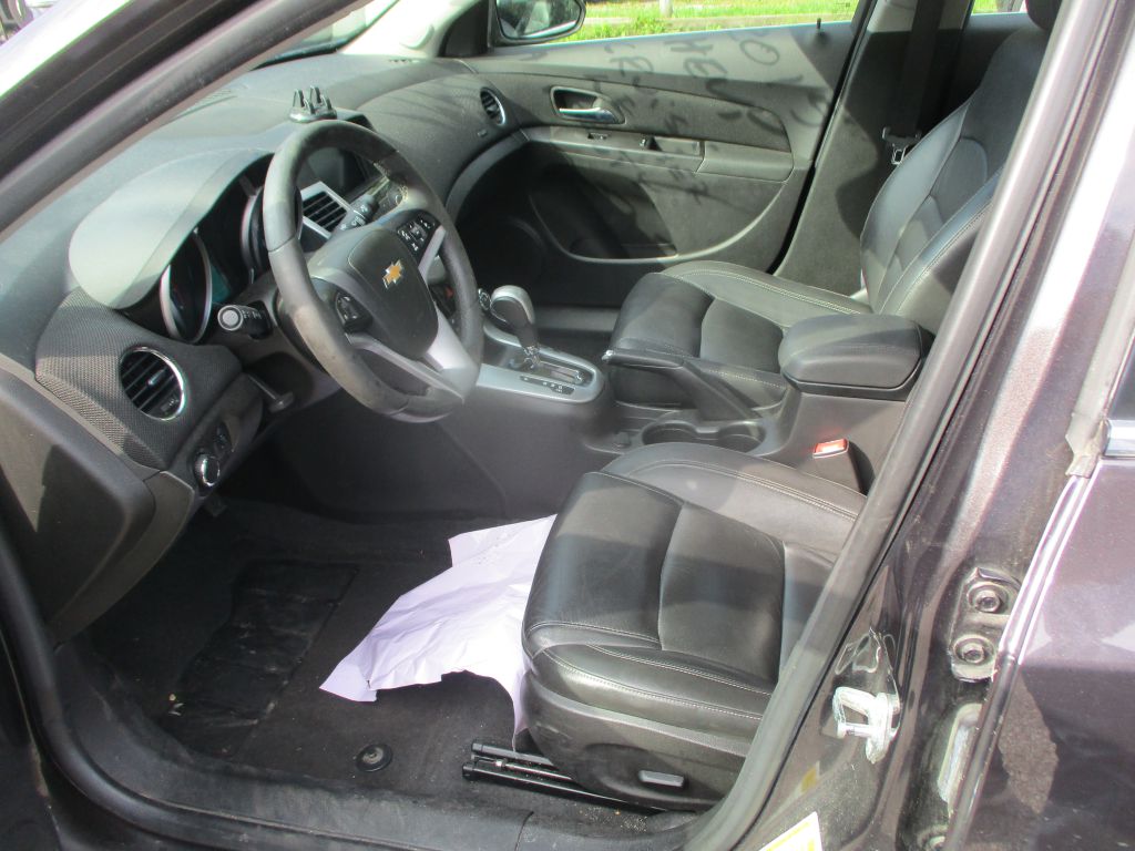 Photo 10 of this CHEVROLET CRUZE