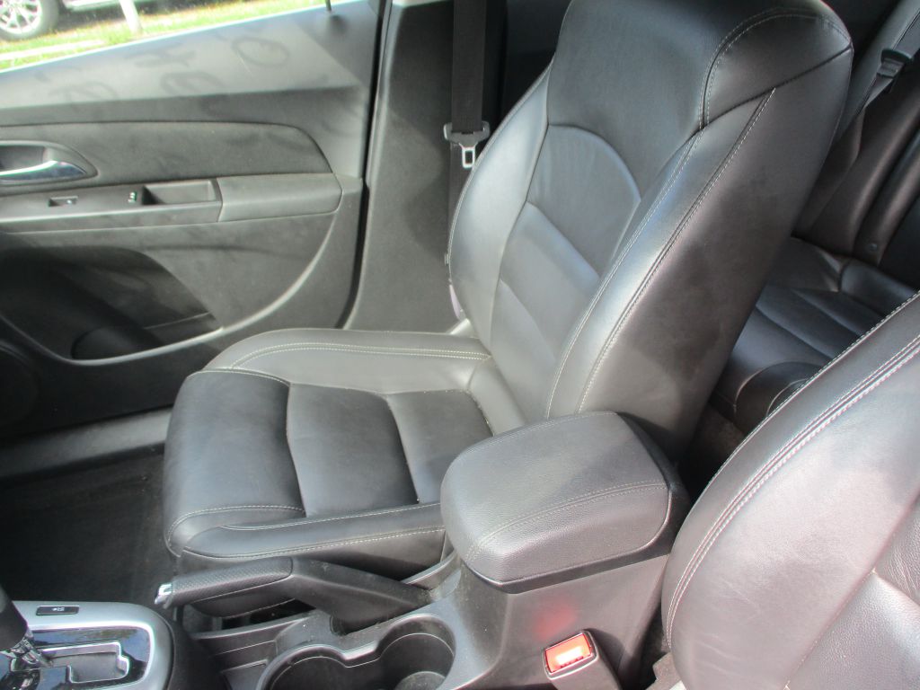 Photo 12 of this CHEVROLET CRUZE