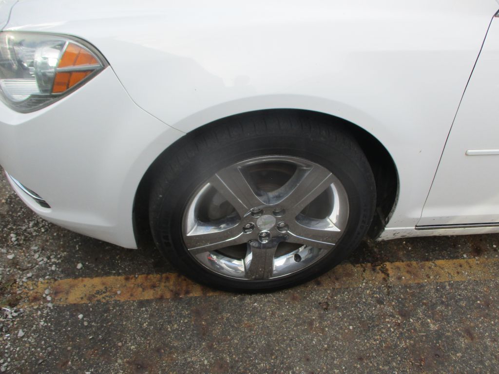 Photo 4 of this CHEVROLET MALIBU