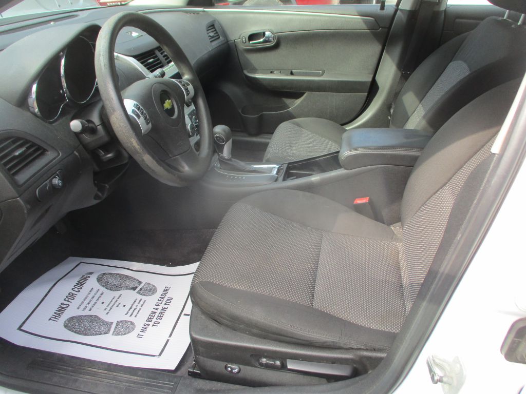 Photo 12 of this CHEVROLET MALIBU