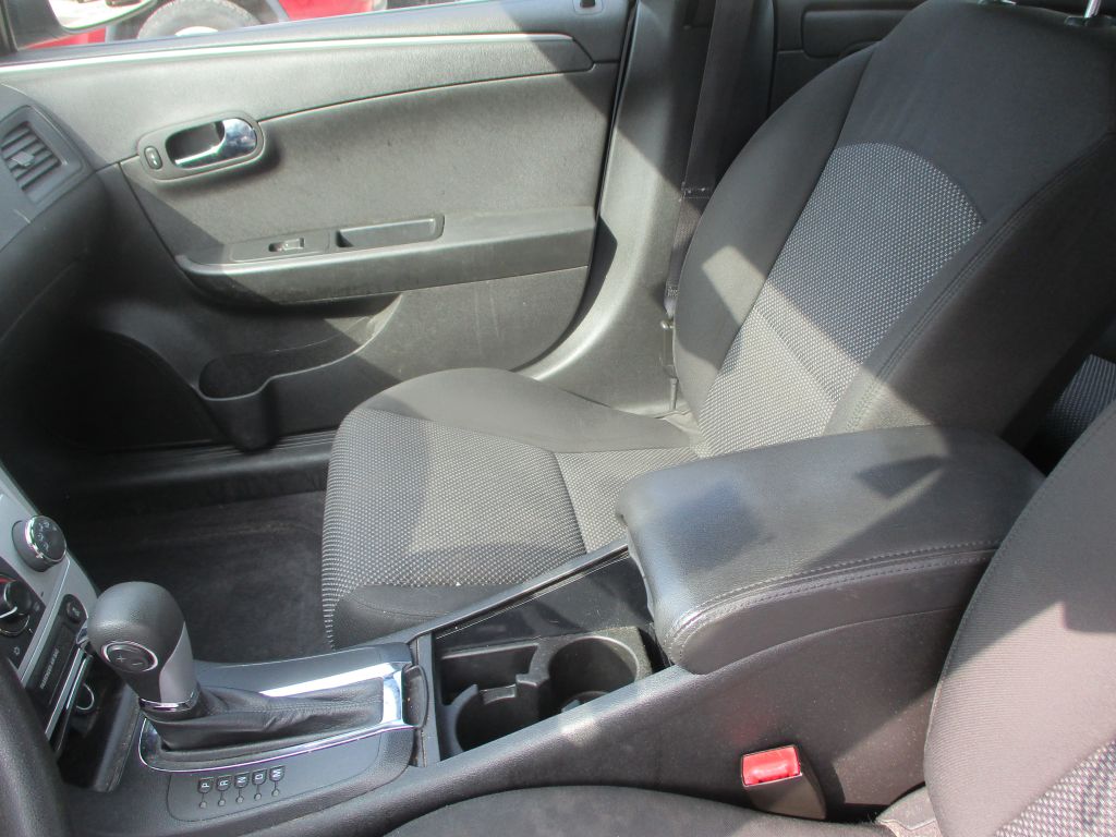 Photo 13 of this CHEVROLET MALIBU
