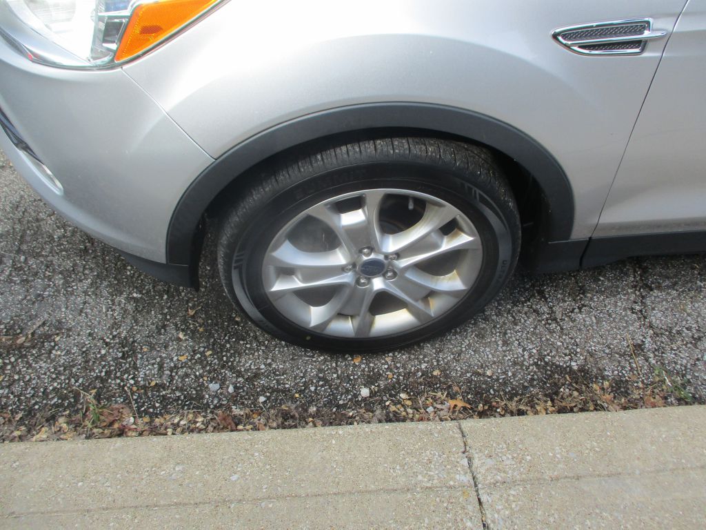 Photo 3 of this FORD ESCAPE