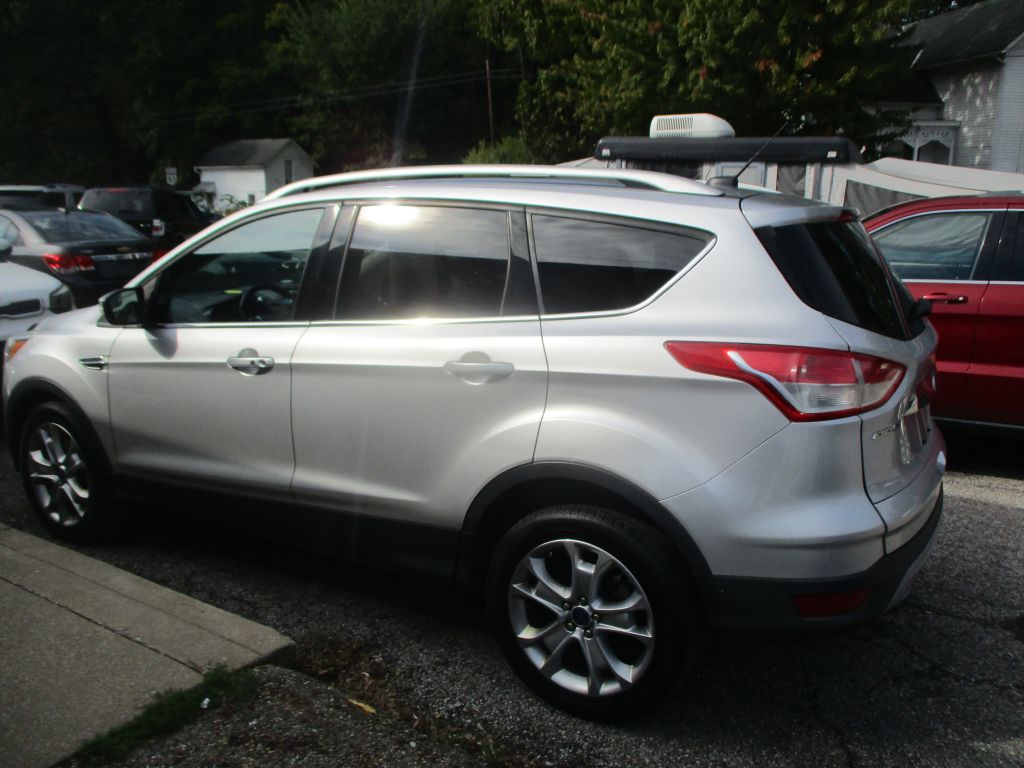 Photo 4 of this FORD ESCAPE