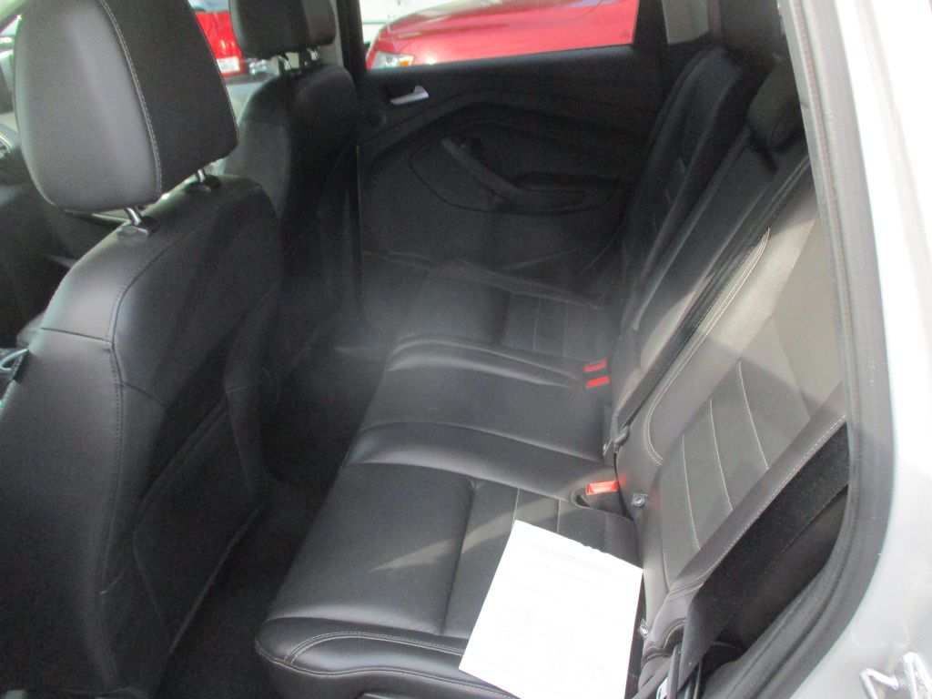 Photo 7 of this FORD ESCAPE