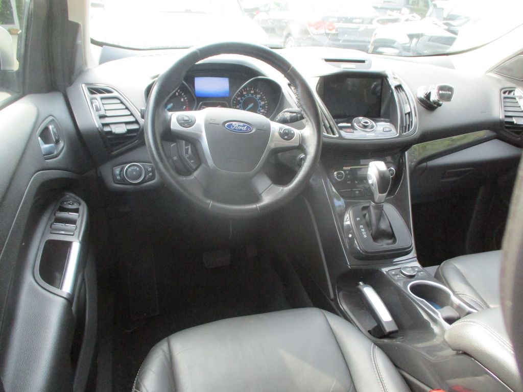 Photo 8 of this FORD ESCAPE
