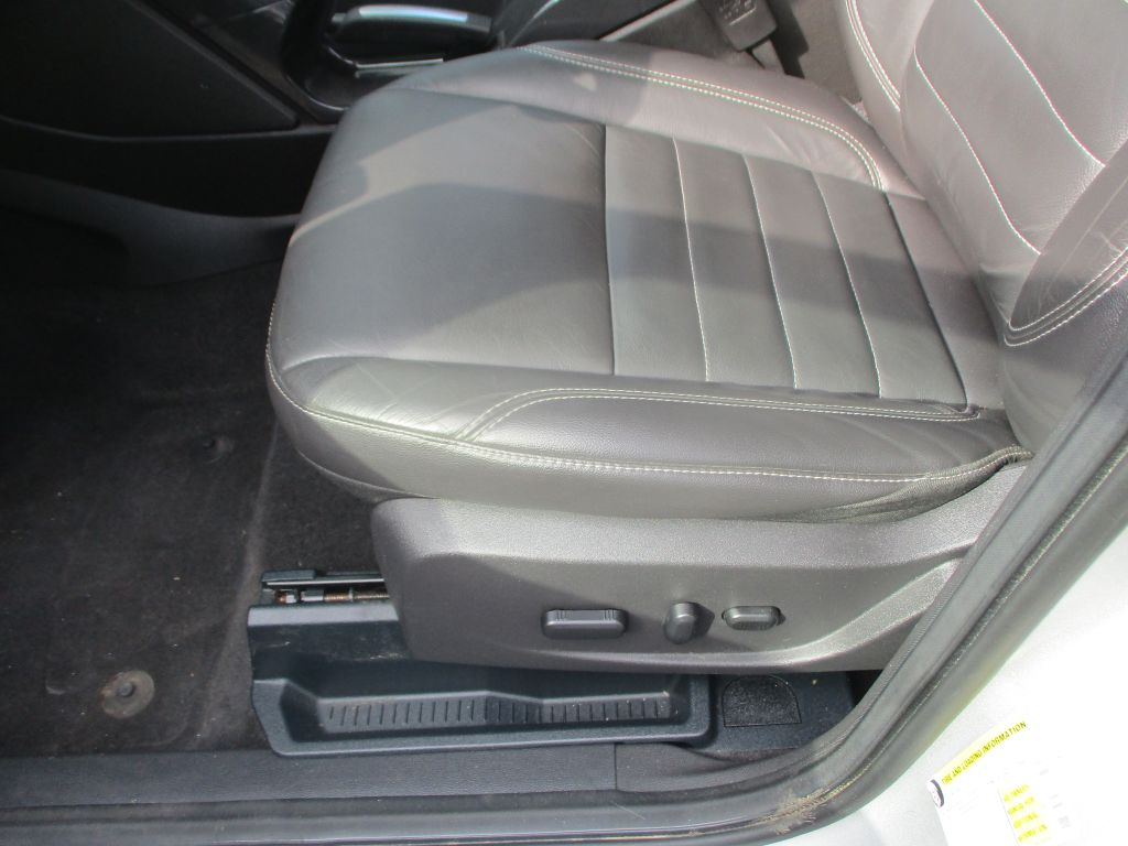 Photo 10 of this FORD ESCAPE