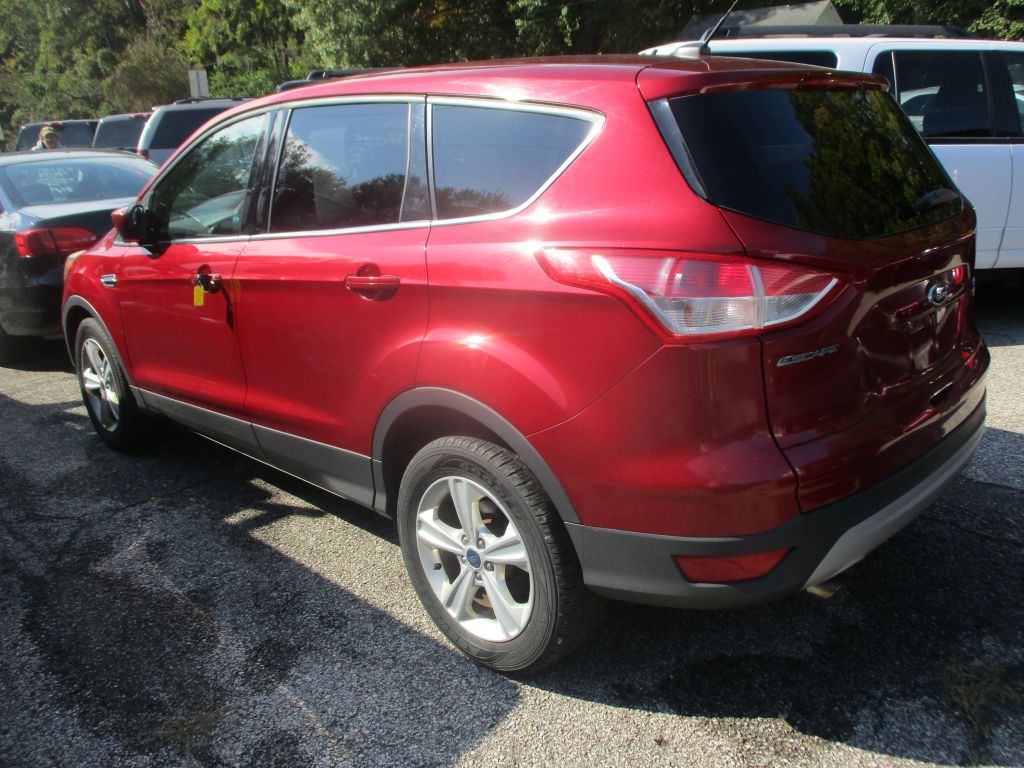 Photo 5 of this FORD ESCAPE