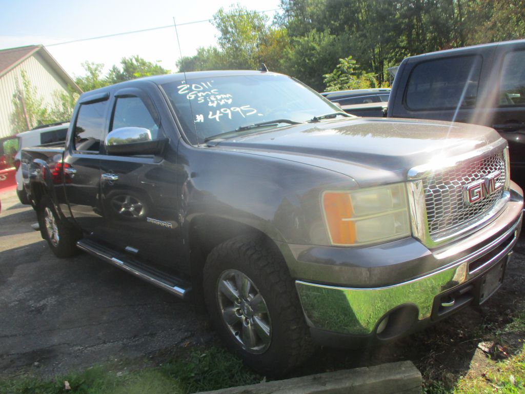Photo 3 of this GMC SIERRA
