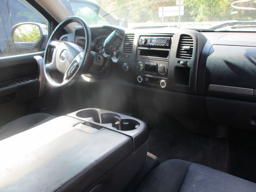 Photo 6 of this GMC SIERRA