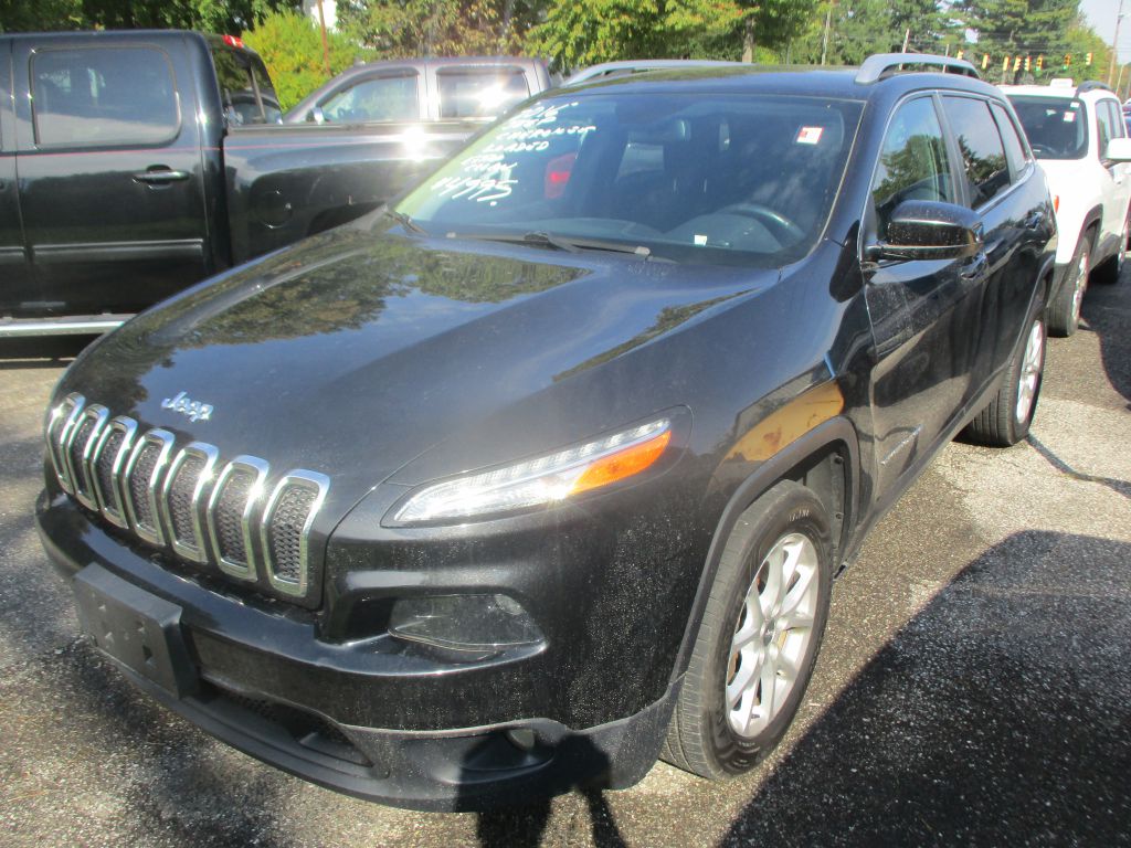 Photo 2 of this JEEP CHEROKEE