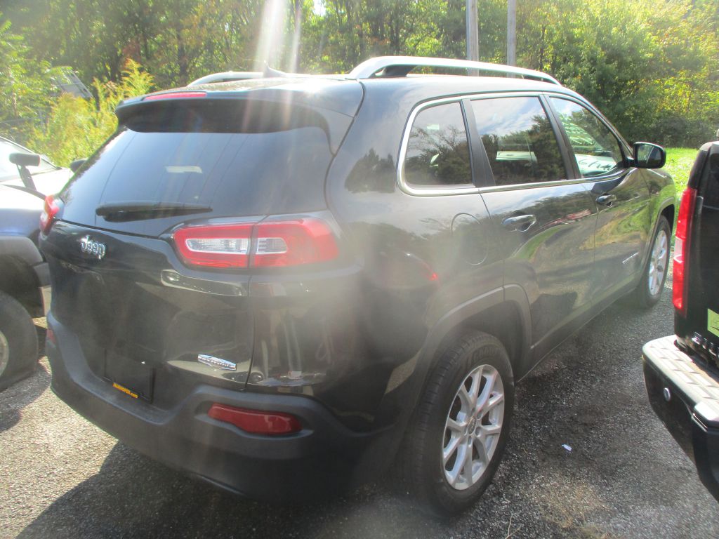 Photo 5 of this JEEP CHEROKEE