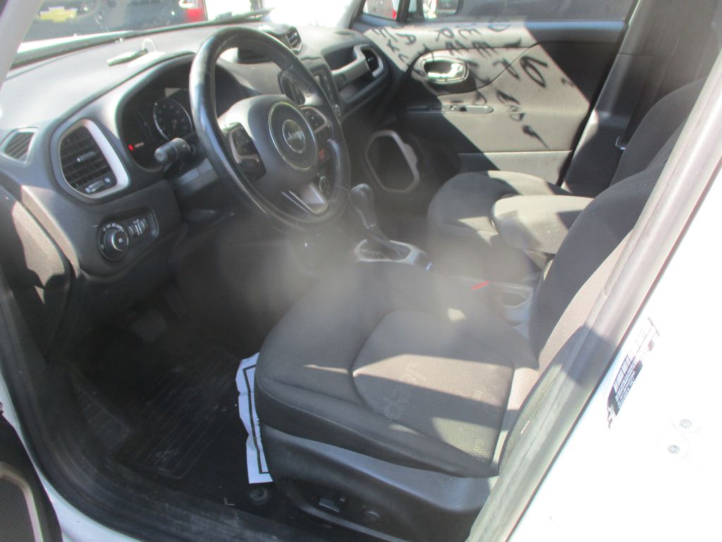 Photo 10 of this JEEP RENEGADE