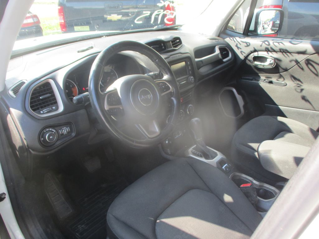 Photo 11 of this JEEP RENEGADE