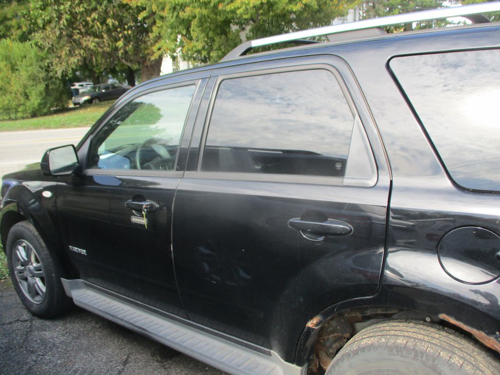 Photo 5 of this MERCURY MARINER