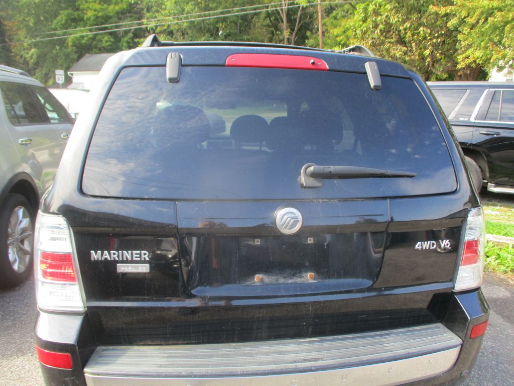 Photo 6 of this MERCURY MARINER