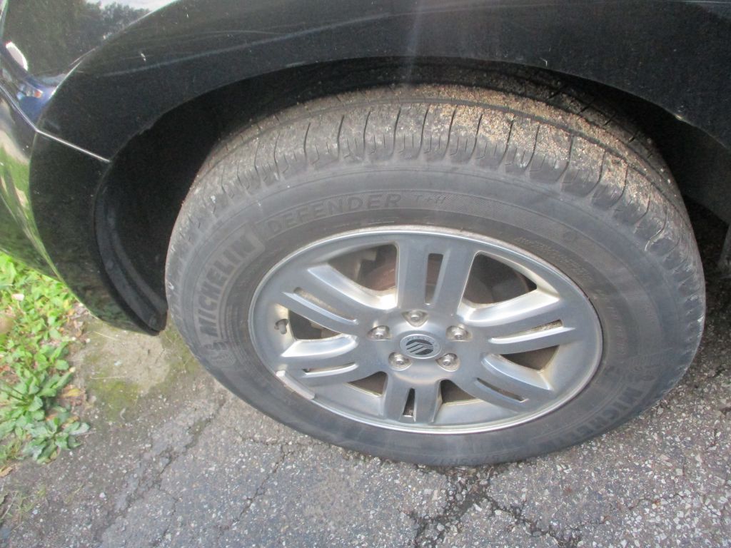 Photo 8 of this MERCURY MARINER