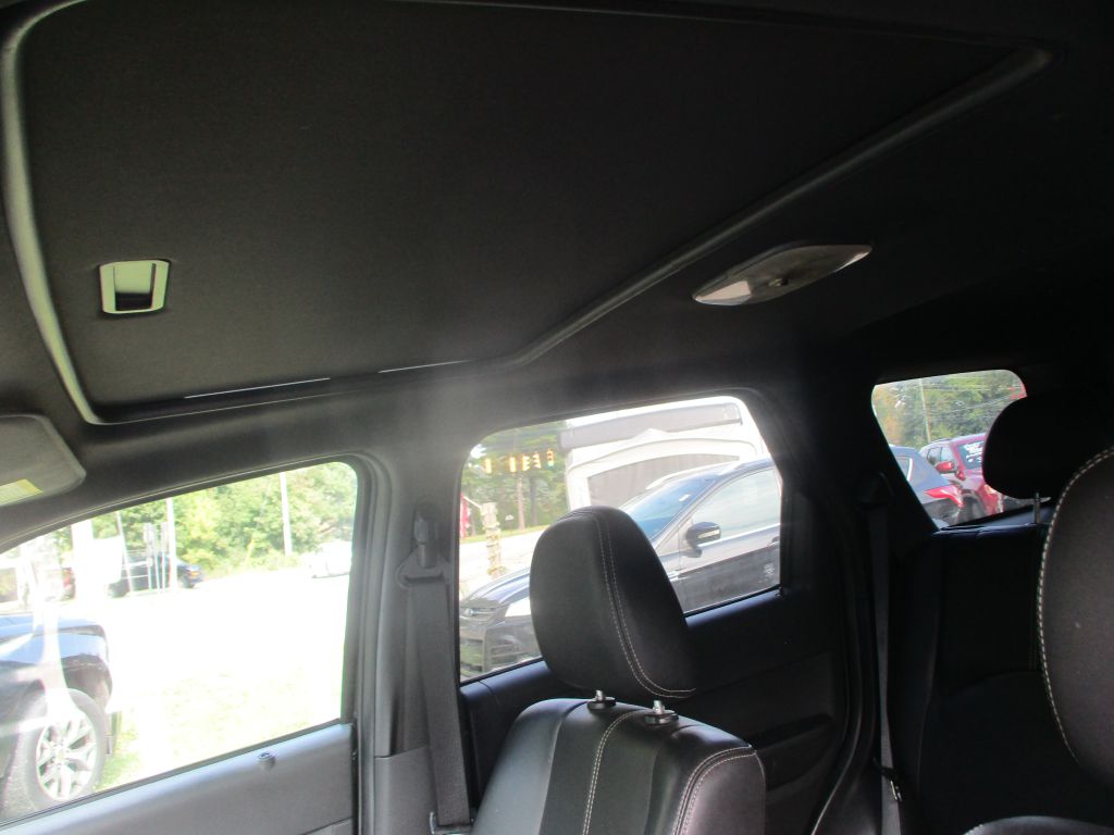 Photo 16 of this MERCURY MARINER
