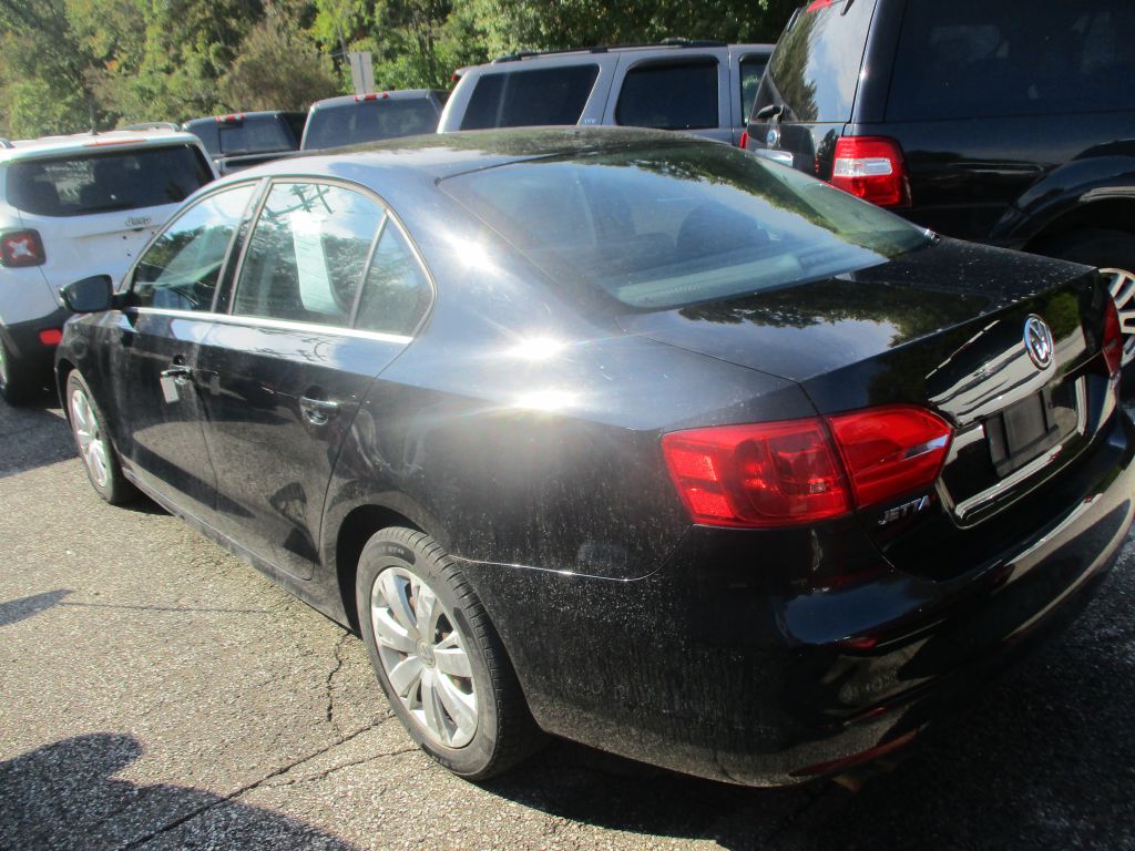 Photo 4 of this VOLKSWAGEN JETTA