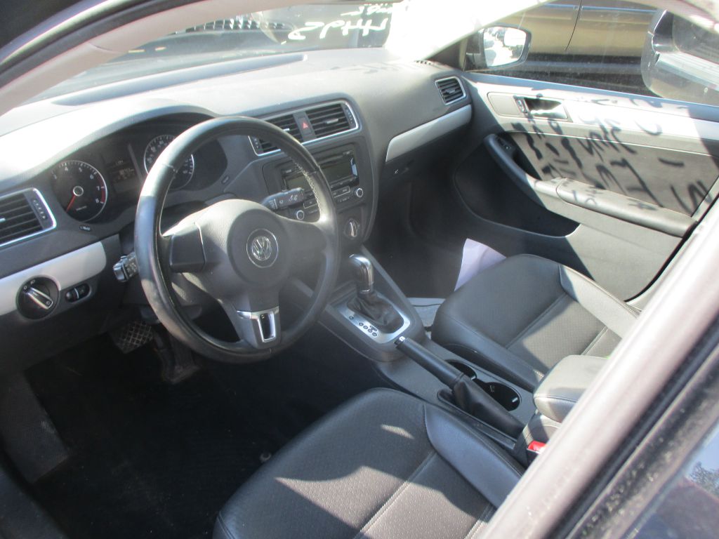 Photo 9 of this VOLKSWAGEN JETTA
