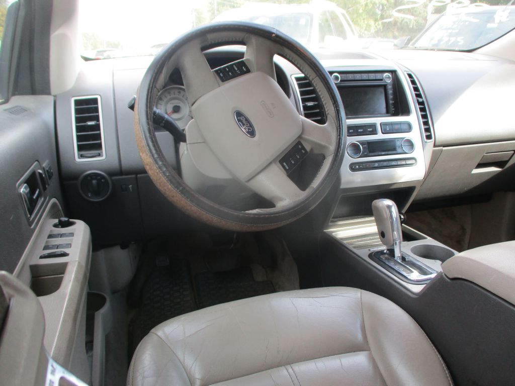 Photo 10 of this FORD EDGE