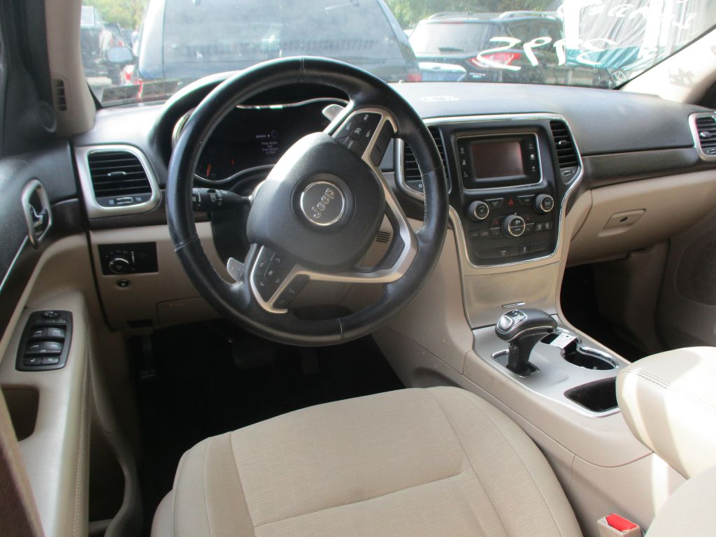 Photo 8 of this JEEP GRAND CHEROKEE