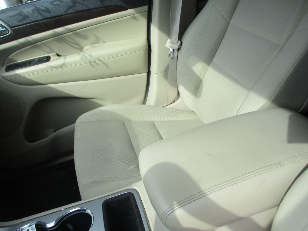 Photo 13 of this JEEP GRAND CHEROKEE