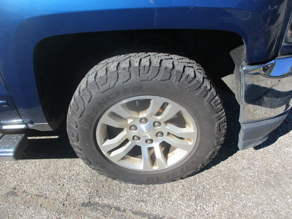 Photo 4 of this CHEVROLET SILVERADO 1500