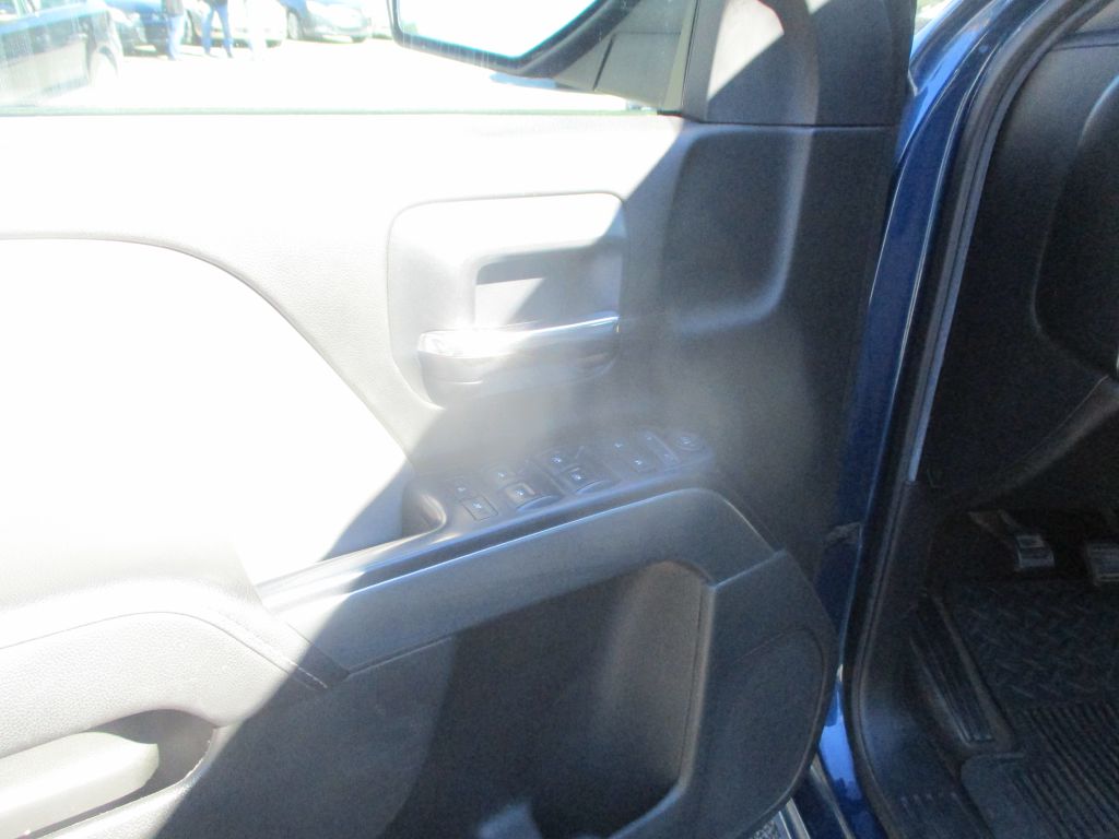 Photo 10 of this CHEVROLET SILVERADO 1500