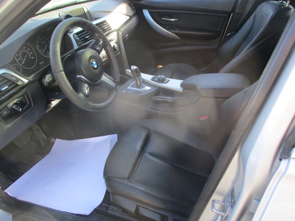 Photo 8 of this BMW 320