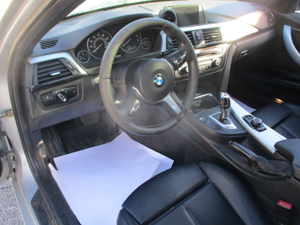 Photo 9 of this BMW 320