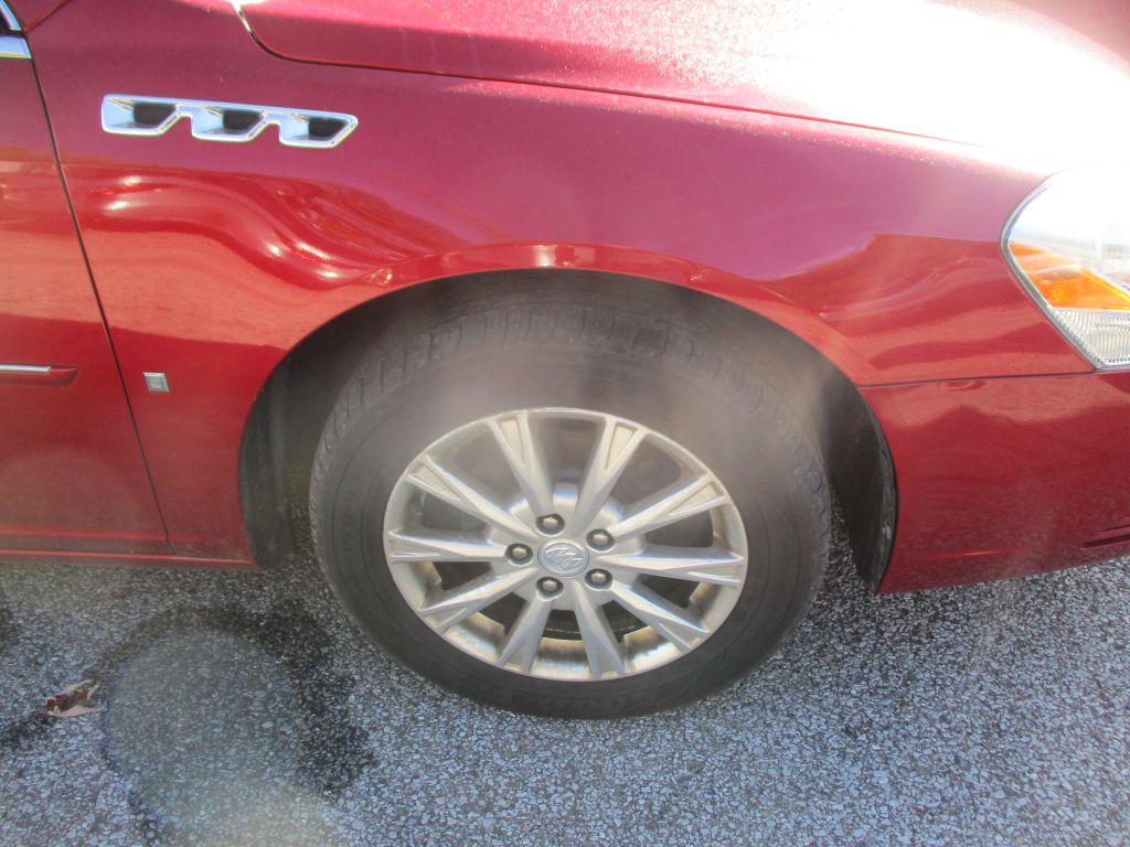 Photo 3 of this BUICK LUCERNE