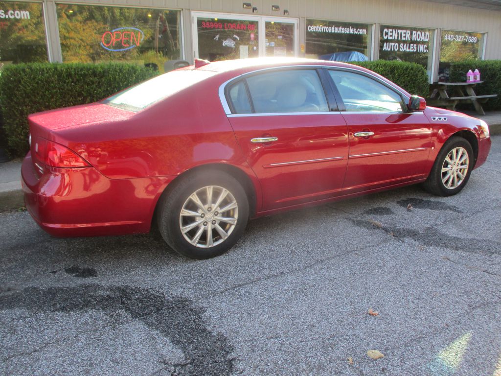 Photo 4 of this BUICK LUCERNE