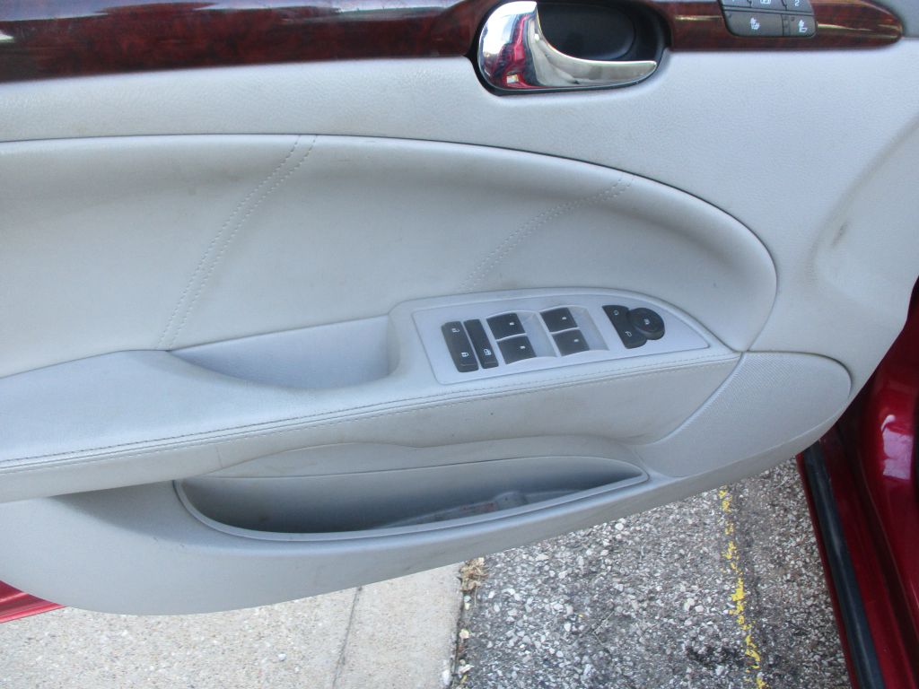 Photo 9 of this BUICK LUCERNE