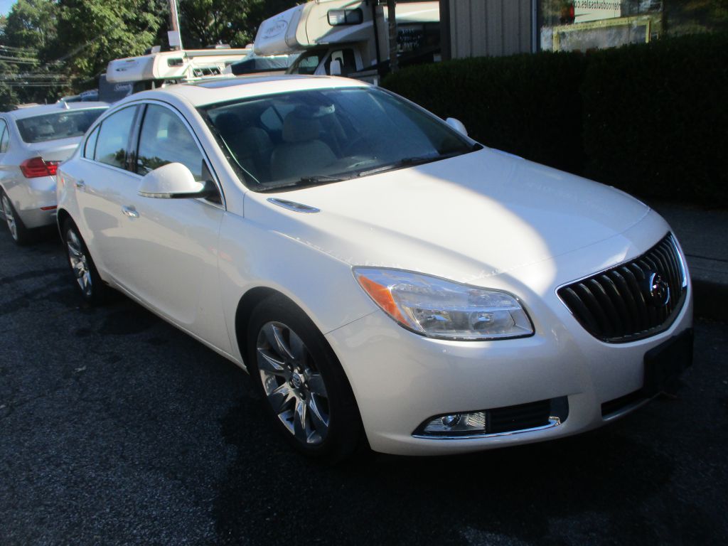 Photo 2 of this BUICK REGAL