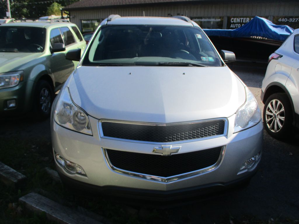 Photo 3 of this CHEVROLET TRAVERSE